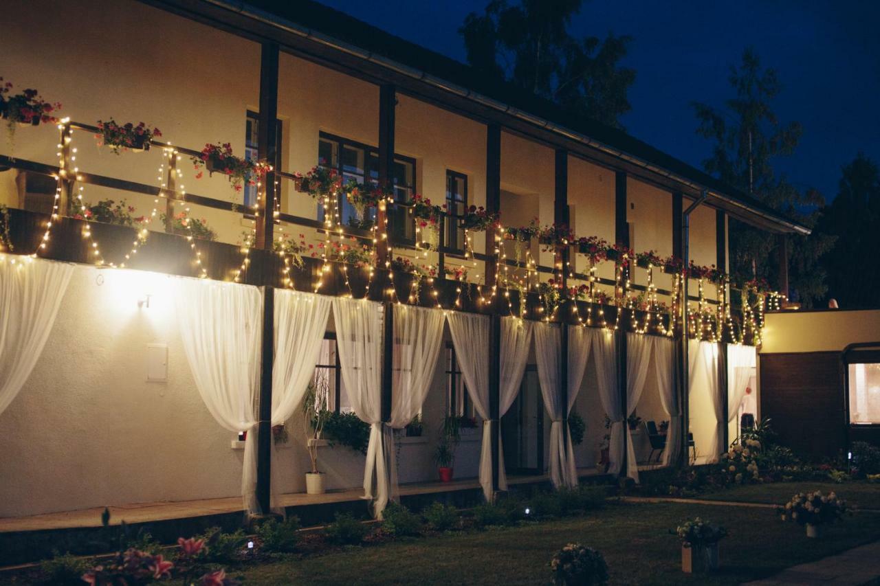 Akmens Stasti / Stone Stories Hotel Kaltene Ngoại thất bức ảnh